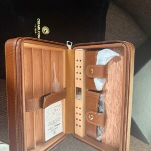 Estuche de viaje para humidor de cigarros de 4 a 6  de madera de cedro marrón con cortador